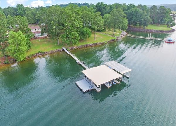 Butler Branch Point - Located on a private point! Pet-friendly!