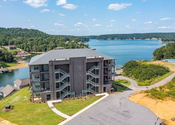Mallard Pointe unit 200- Luxury condo- conveniently located!
