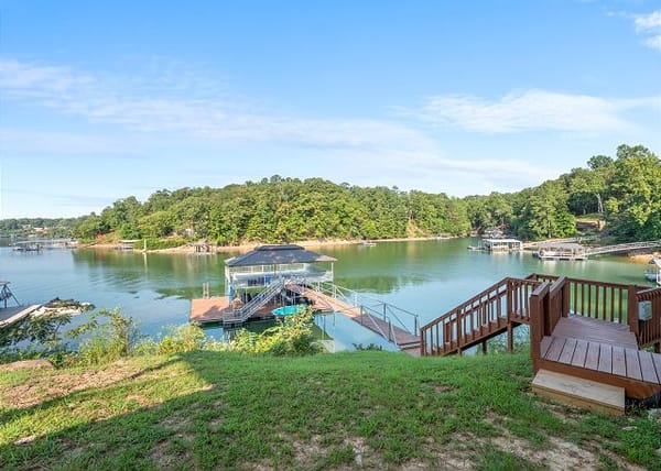 Sweet Retreat - Great views of the lake!