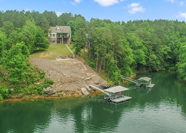 A&A Lake House - Ideal for large families and multi-family groups!